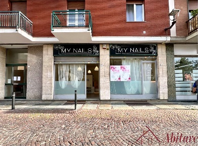 Foto Negozio a Alba di 125 m² con 2 locali in affitto