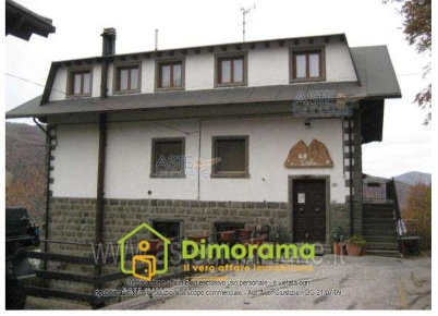 Foto Casa indipendente a Abetone Cutigliano di 410 m² con 19 locali