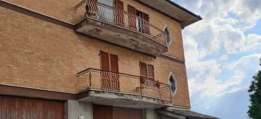 Foto Appartamento in Contrada Solagna, Rapagnano di 136 m² con 8 locali