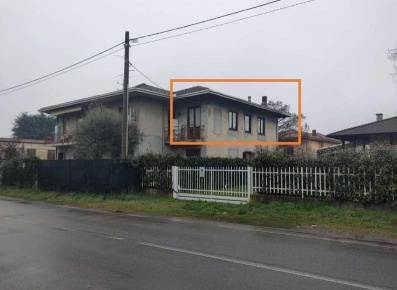 Foto Appartamento in Via Ugo Foscolo, Cassano Magnago di 102 m² in vendita