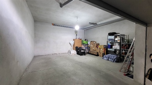 Foto Garage in via trieste, Montalto Uffugo Settimo di 42 m² con 1 locali