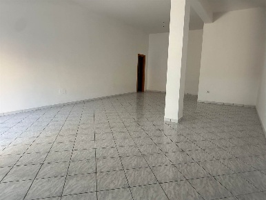 Foto Locale commerciale in Via Toti 5, Bellizzi Centro di 55 m² in vendita