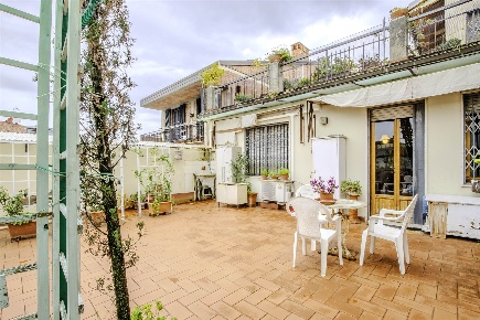 Foto Appartamento a Bagno a Ripoli Centro di 130 m² con 5 locali in vendita