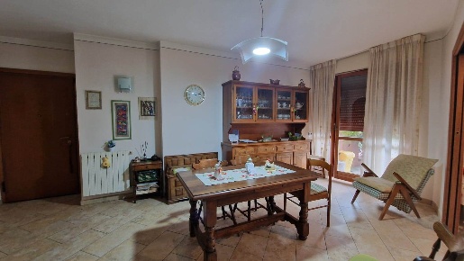 Foto Appartamento in VIA MANIN, Calenzano Centro di 80 m² con 5 locali