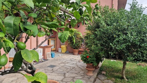Foto Appartamento in VIA MANIN, Calenzano Centro di 85 m² con 5 locali