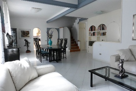 Foto Appartamento a Follonica Centro di 190 m² con 7 locali in vendita