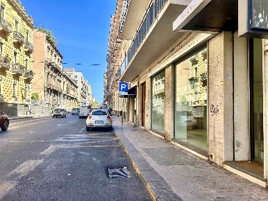 Foto Negozio in Viale xx settembre  36 - 38, Catania di 130 m² con 2 locali