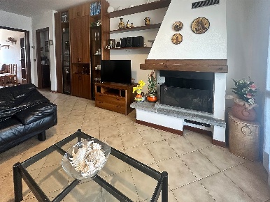 Foto Appartamento in viale resistenza, Aulla Centro di 101 m² con 6 locali