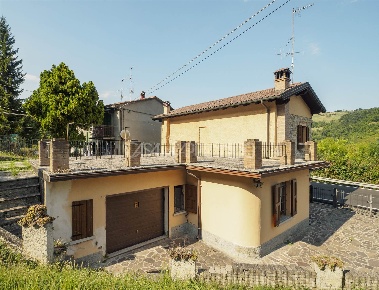 Foto Casa indipendente a Toano Cerredolo di 94 m² con 5 locali in vendita