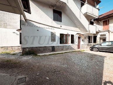 Foto Appartamento in Via San Bernardo, Cesano Maderno di 80 m² con 3 locali