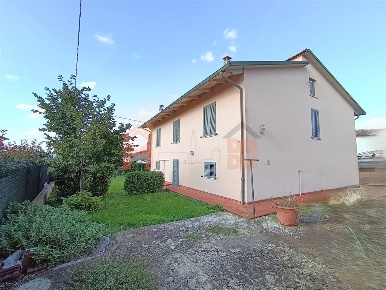 Foto Villa unifamiliare in Frassineto, Arezzo Frassineto di 240 m²