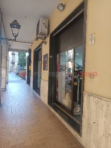 Foto Negozio in Via rescigno 8/10, Castel San Giorgio Centro di 50 m²