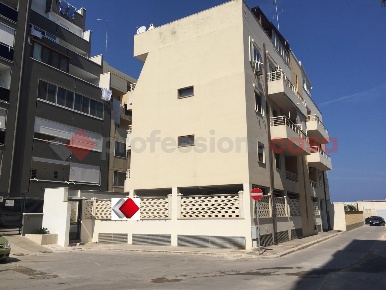 Foto Box in F. Cilea, Bari San Girolamo di 28 m² in vendita