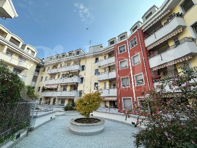 Foto Appartamento in Via CASALEGGI 5, Trezzano sul Naviglio di 80 m²