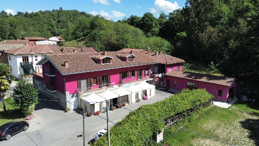 Foto Negozio in Via Morena 37, Ferrere Gherba di 520 m² con 6 locali