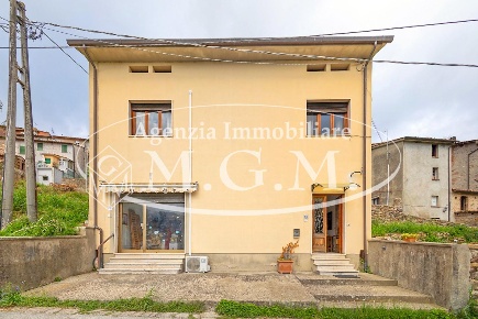 Foto Casa indipendente a Capannori Colle di Compito - Castelvecchio