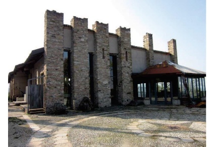 Foto Locale commerciale a Borgo Priolo di 2140 m² con 3 locali in vendita