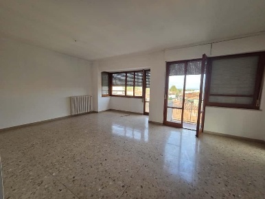 Foto Appartamento a Ponsacco Centro di 120 m² con 5 locali in vendita