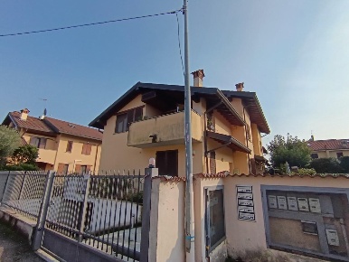 Foto Appartamento a Cavenago di Brianza di 243 m² con 4 locali in vendita