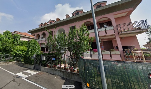 Foto Box a Bernareggio Centro di 40 m² con 5 locali in vendita