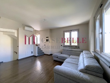 Foto Villa unifamiliare a Massarosa Piano di Conca di 160 m² con 6 locali