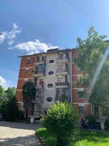Foto Appartamento a Limbiate Centro di 122 m² con 4 locali in vendita