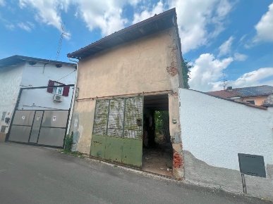 Foto Magazzino a Suardi di 120 m² con 2 locali in vendita