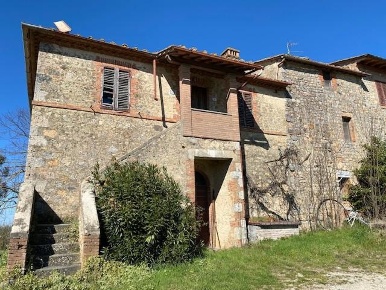 Foto Casa indipendente a Monteriggioni di 278 m² con 12 locali in vendita