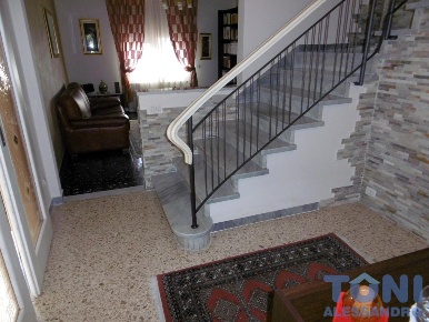 Foto Villa a schiera a Empoli Stazione - Agenzia delle Entrate di 150 m²