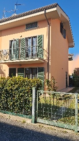 Foto Villa bifamiliare a Vecchiano Vecchiano Nodica di 127 m² con 6 locali