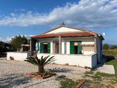 Foto Villa unifamiliare in VIA DOMIZIANA, Sessa Aurunca di 90 m² in vendita