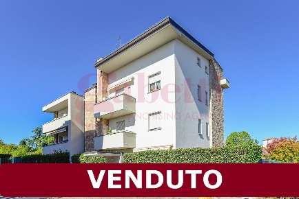 Foto Appartamento in Via Borgognone 44, Cantù Semicentro di 75 m²