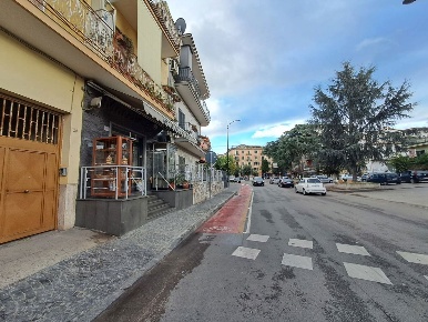 Foto Attività commerciale a Cardito Centro di 50 m² con 1 locali in vendita