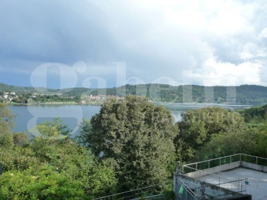 Foto Villa a schiera in Via San Sepolcro snc, Ternate di 95 m² con 3 locali