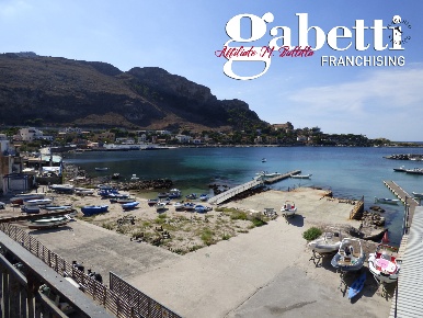 Foto Appartamento in Via Scalo Di Sferracavallo 17, Palermo di 70 m²