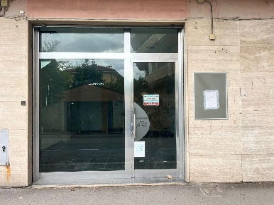 Foto Negozio in Via Arigni 118, Cassino Centro di 47 m² con 1 locali