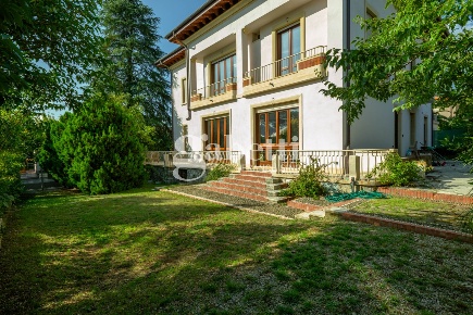 Foto Villa unifamiliare in Via LibertÃ  1, Montecatini-Terme di 600 m²