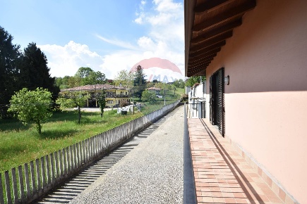 Foto Ufficio in via monte rosa, Paruzzaro di 110 m² con 4 locali in affitto