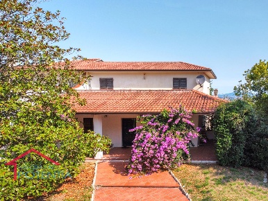 Foto Casa indipendente in Via Piana, Potenza Picena Centro di 216 m²