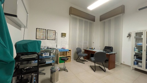 Foto Ufficio in VIA GIUSTI, Floridia di 99 m² con 5 locali in vendita