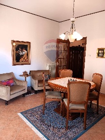 Foto Appartamento in Via Trapani, Enna Centro di 109 m² con 7 locali