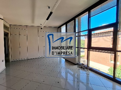 Foto Ufficio in Via Ponticelle, Montechiarugolo Monticelli Terme di 235 m²