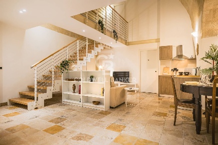 Foto Attività commerciale in Vico I Emanuele Duni, Matera Centro di 184 m²