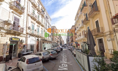 Foto Locale commerciale in Via Anfiteatro, Taranto Borgo di 200 m²