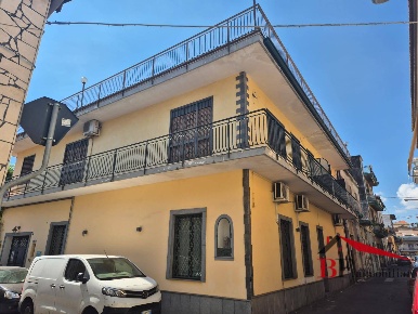 Foto Appartamento in Via Pennisi, San Giovanni la Punta Centro di 140 m²