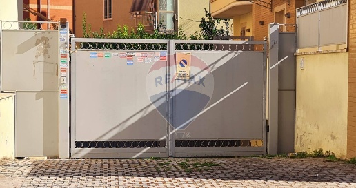 Foto Box in Via del Forte Boccea, Roma Boccea di 19 m² con 1 locali