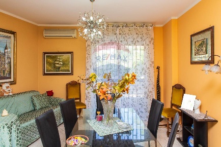 Foto Appartamento in via XXI Aprile, Aci Castello Centro di 85 m²