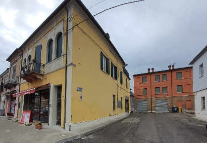 Foto Locale commerciale in VIA GARIBALDI, Copparo Centro di 75 m²