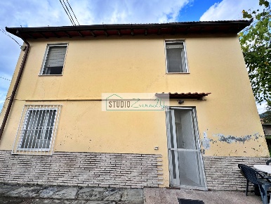 Foto Casa indipendente in via del magnano, Pietrasanta di 90 m² in vendita