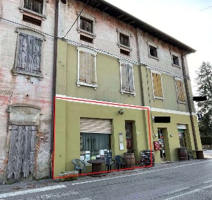 Foto Negozio in Via marina 47, Portogruaro di 130 m² con 3 locali